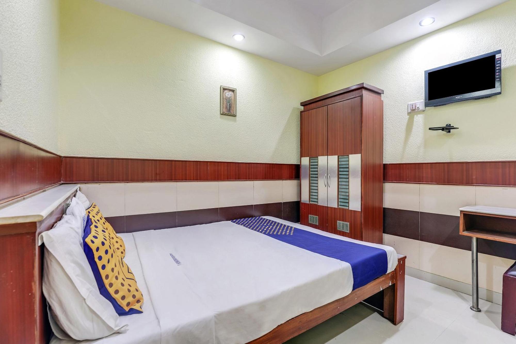 Hotel Spot On 77468 Kunkumam Residency
